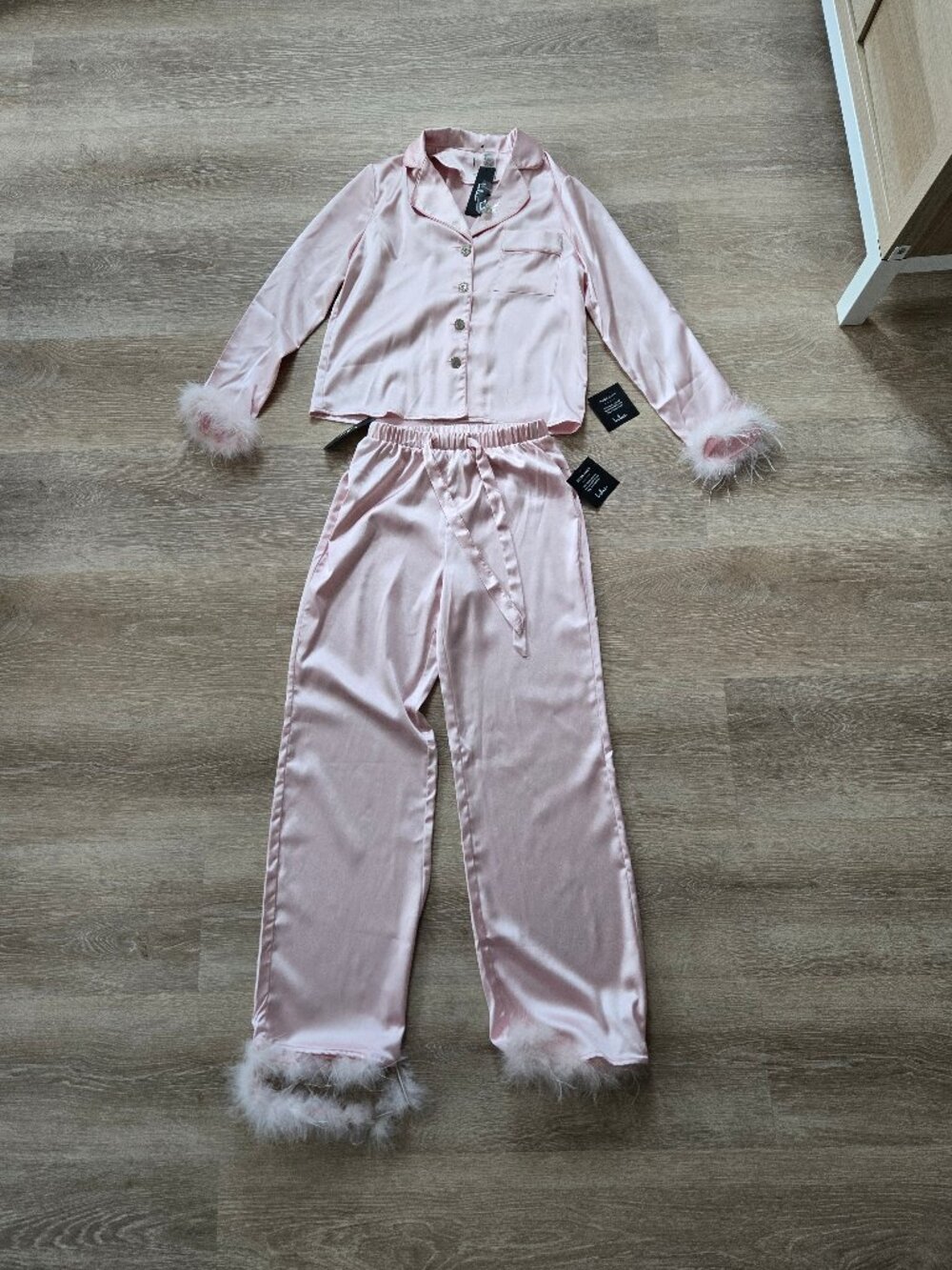 Lulus Dreamiest Delight Satin Feather Pajama Set Pink XS New With Tags Sleepwear